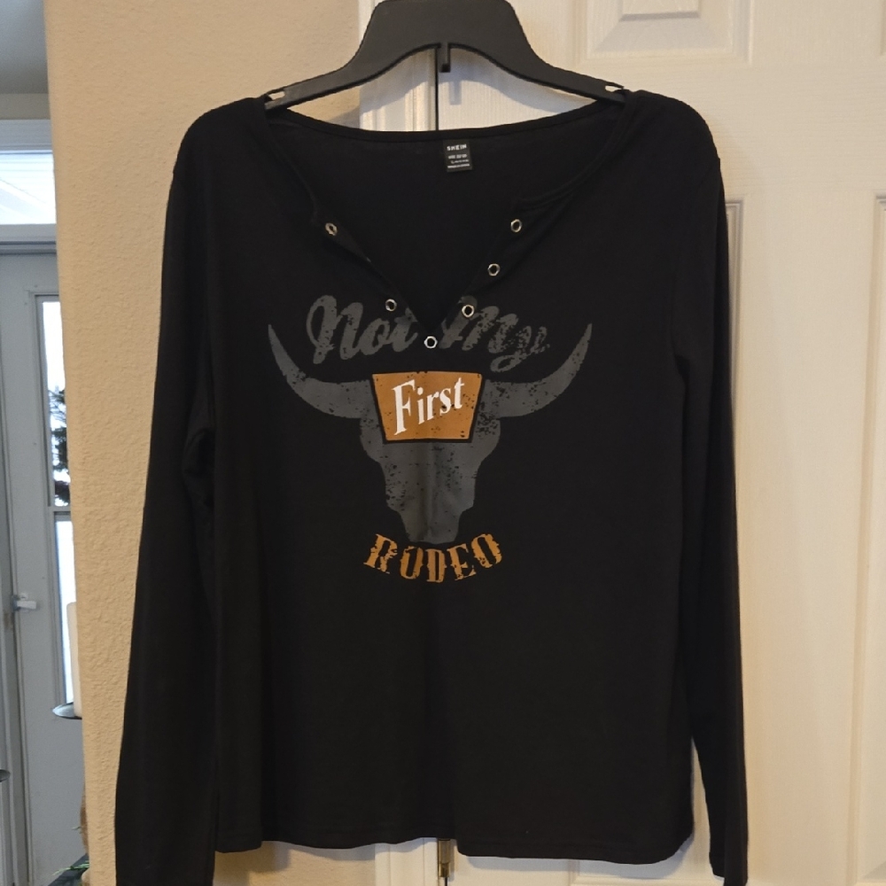 SHEIN Black Long Sleeve Top with Bull and Text Design